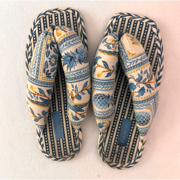 Farm Rio Navy White Floral Puffy Rubber Sole Flip Flop, 9 - Picture 2 of 8